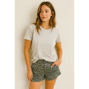 Anthro Level 99 Green Clamshell Relaxed Shorts Stretch 27 Coastal Boho Casual